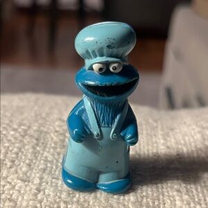 Vintage 1970s Sesame Street CHEF COOKIE MONSTER Figurine pvc 2"